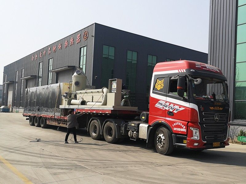 金達(dá)源燃油燃?xì)庥邢薰景l(fā)貨現(xiàn)場